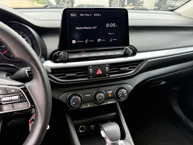 2023 Kia Forte - Image 19