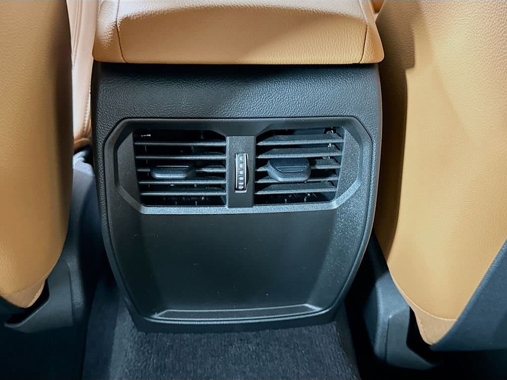 2026 BMW 4 Series - Image 18