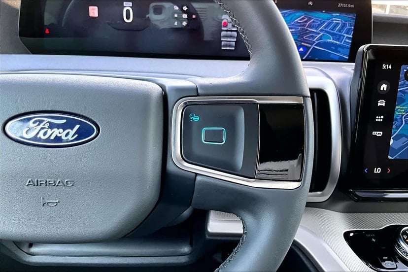 2025 Ford Expedition - Image 25