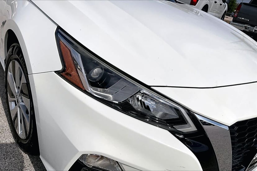 2020 Nissan Altima - Image 28