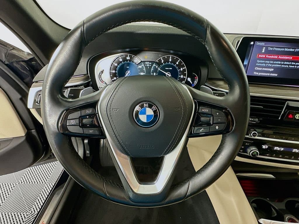 2019 BMW 5 Series - Image 11