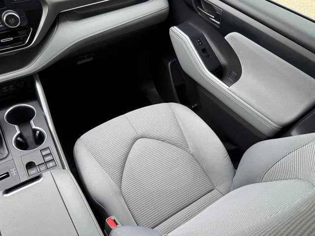 2023 Toyota Highlander - Image 54