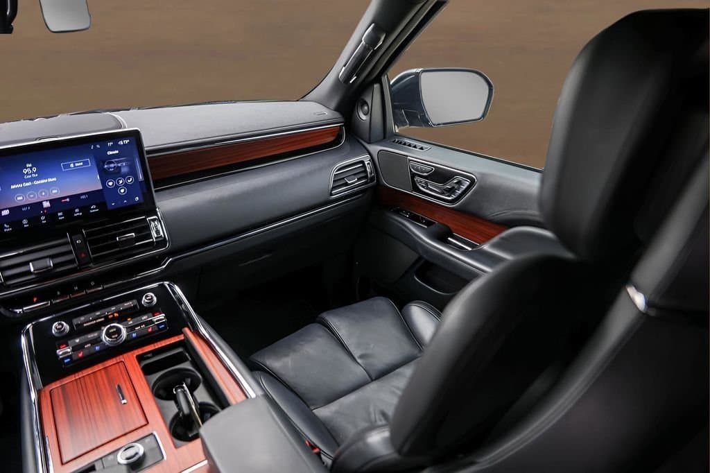 2024 Lincoln Navigator - Image 28