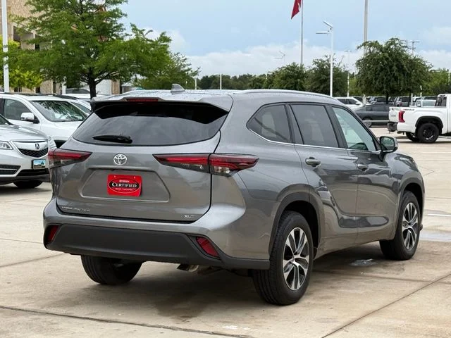 2025 Toyota Highlander - Image 4