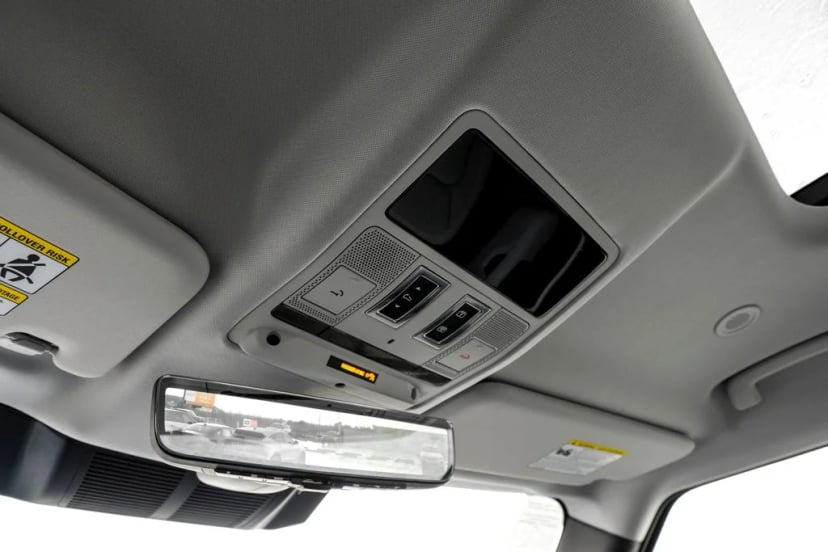 2026 Land Rover Defender 110 - Image 27