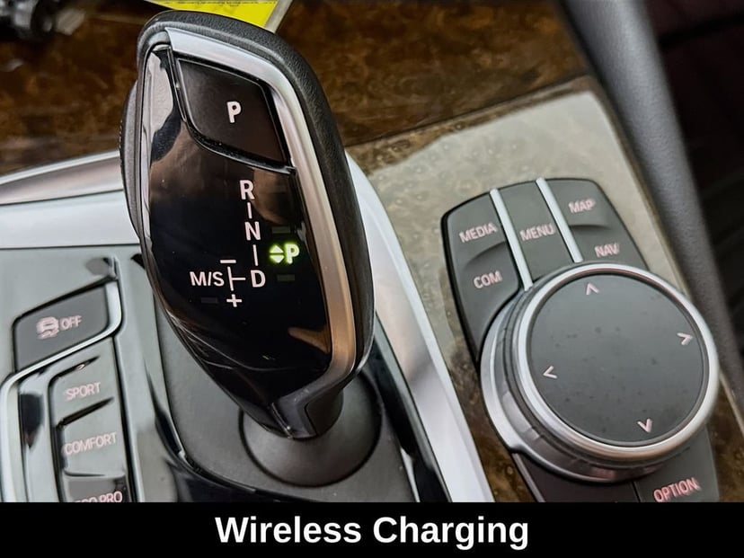 2020 BMW 5 Series - Image 22