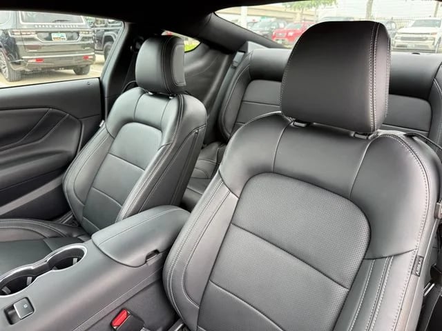 2026 Ford Mustang - Image 12