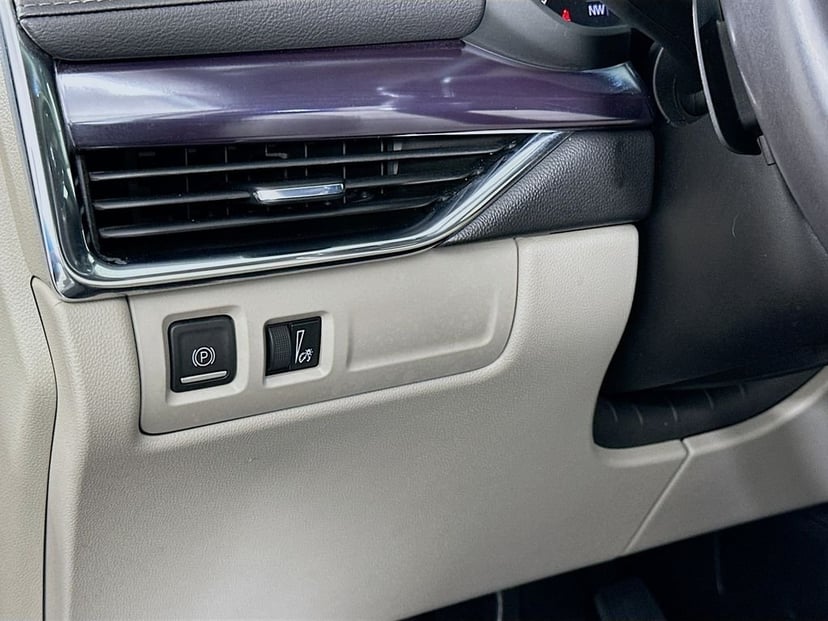 2023 Cadillac XT4 - Image 10