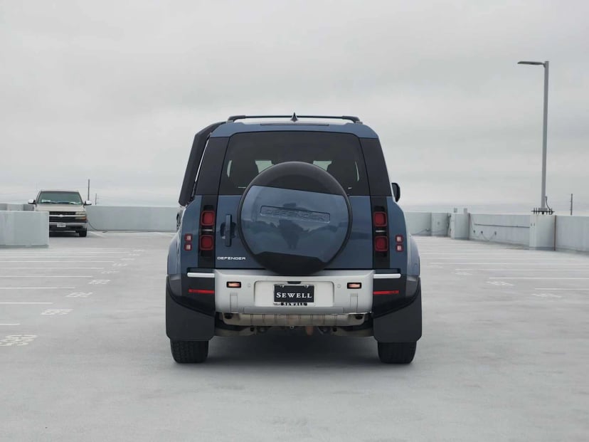 2024 Land Rover Defender - Image 6
