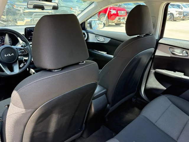 2023 Kia Forte - Image 27