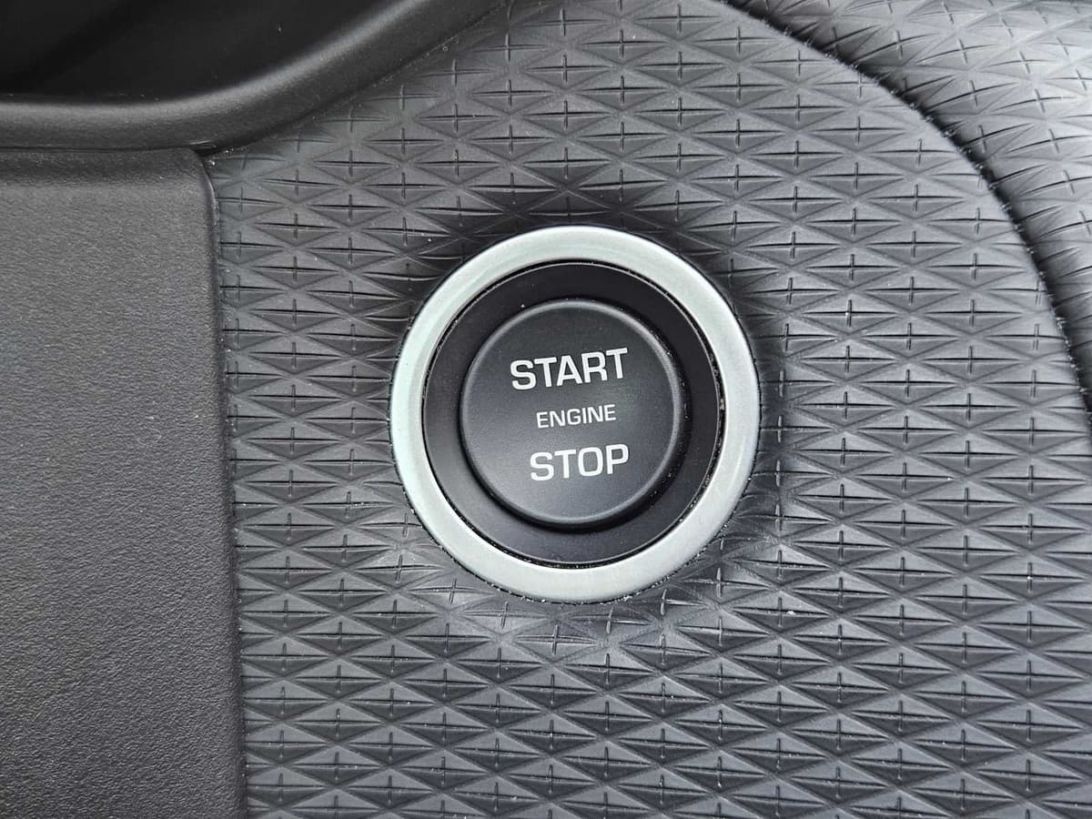 2022 Land Rover Range Rover Velar - Image 17