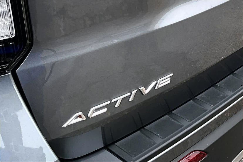 2025 Ford Explorer - Image 9