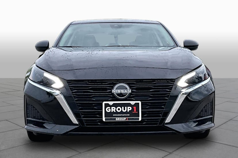 2024 Nissan Altima - Image 2