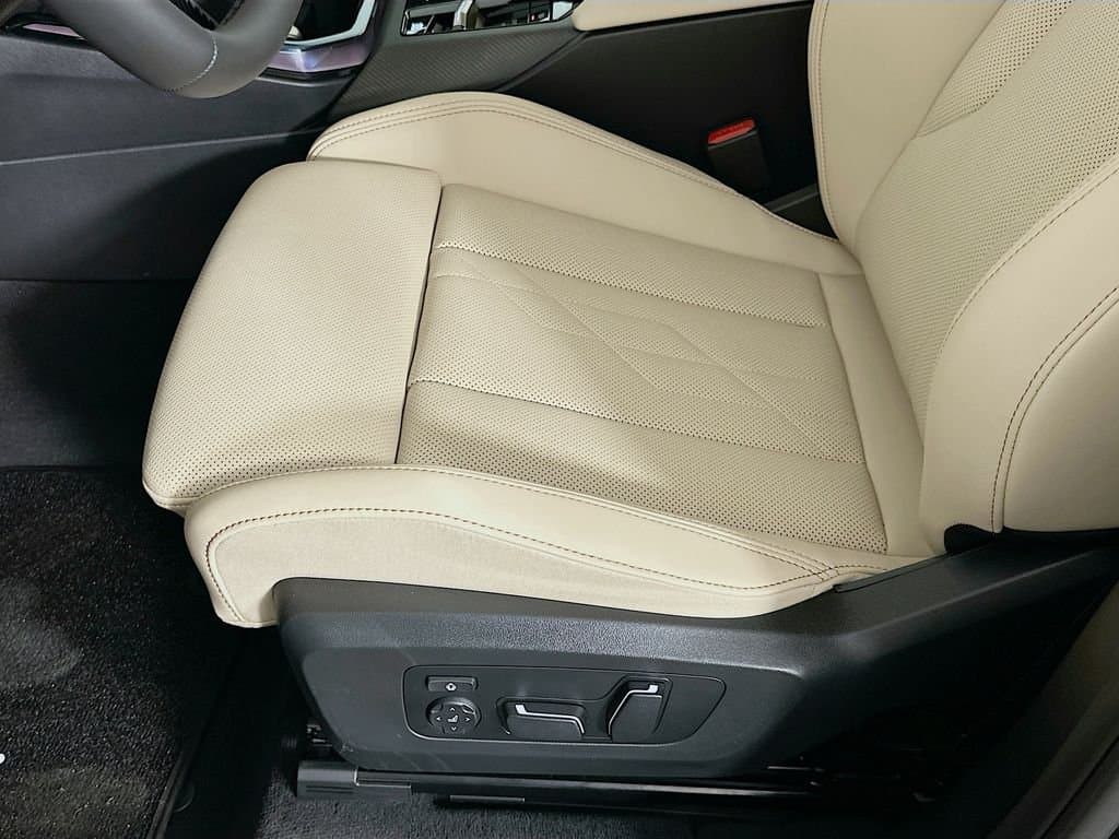 2025 BMW X3 - Image 21