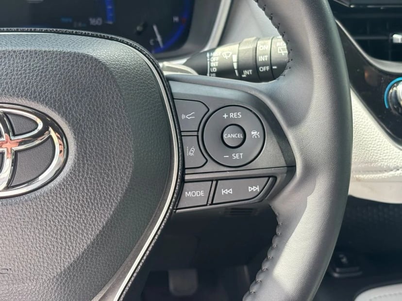 2021 Toyota Corolla Hatchback - Image 16