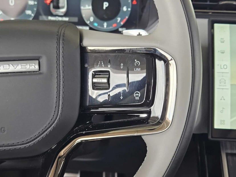 2025 Land Rover Range Rover Velar - Image 28