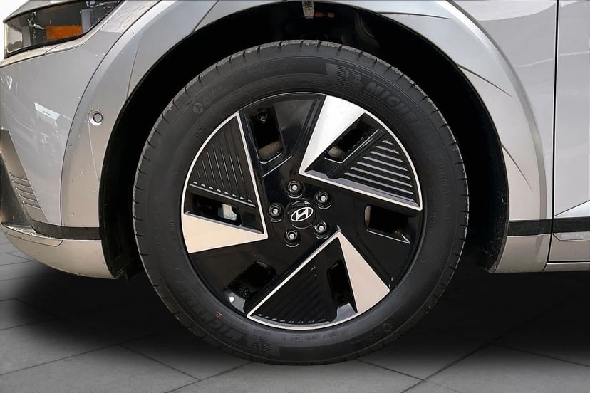 2026 Hyundai IONIQ 5 - Image 10