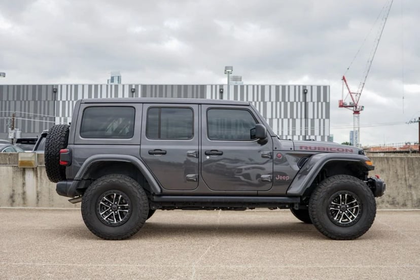 2025 Jeep Wrangler - Image 11