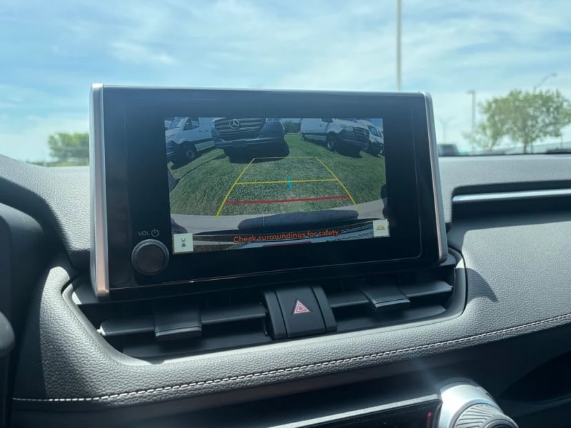 2025 Toyota RAV4 - Image 18