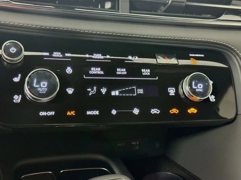 2027 INFINITI QX60 - Image 18