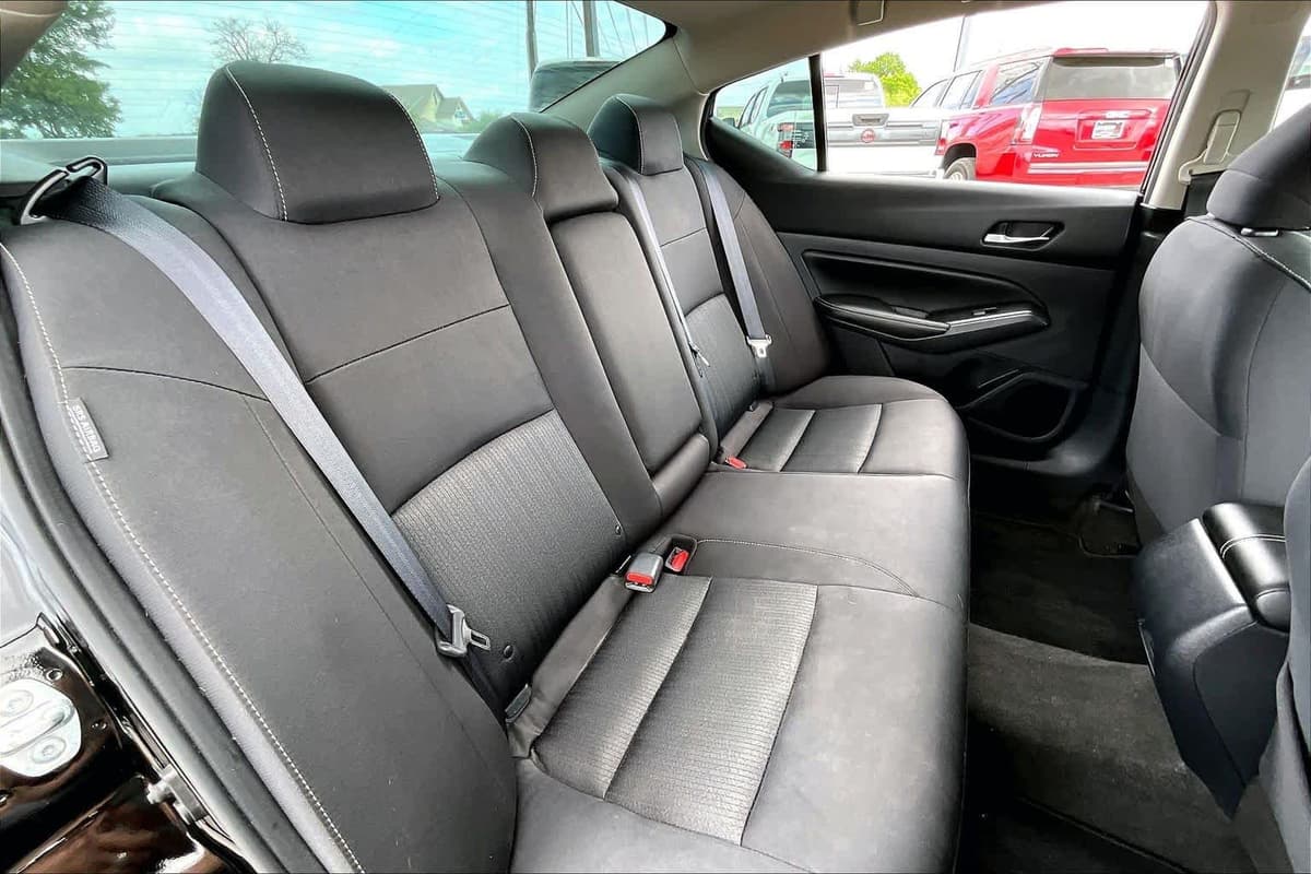 2022 Nissan Altima - Image 20