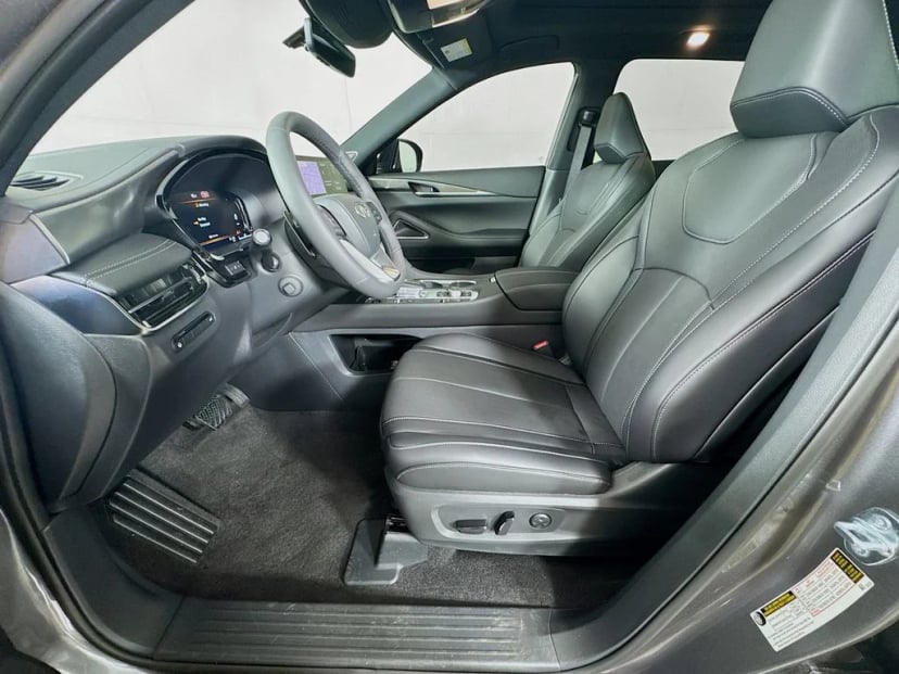 2027 INFINITI QX60 - Image 24