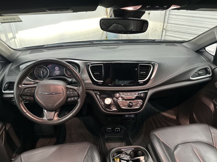 2021 Chrysler Pacifica - Image 16
