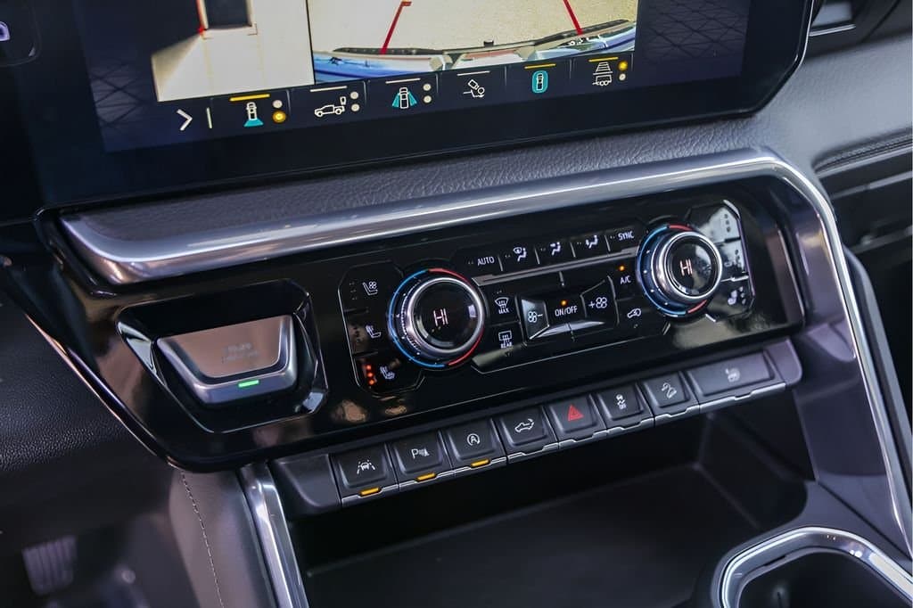 2023 GMC Sierra 1500 - Image 21