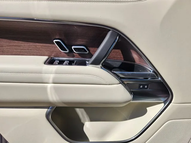 2026 Land Rover Range Rover - Image 15