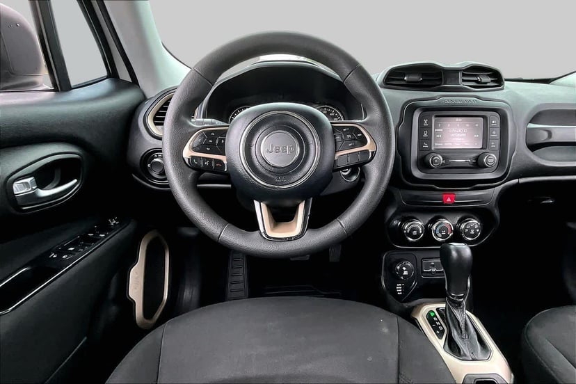 2017 Jeep Renegade - Image 6