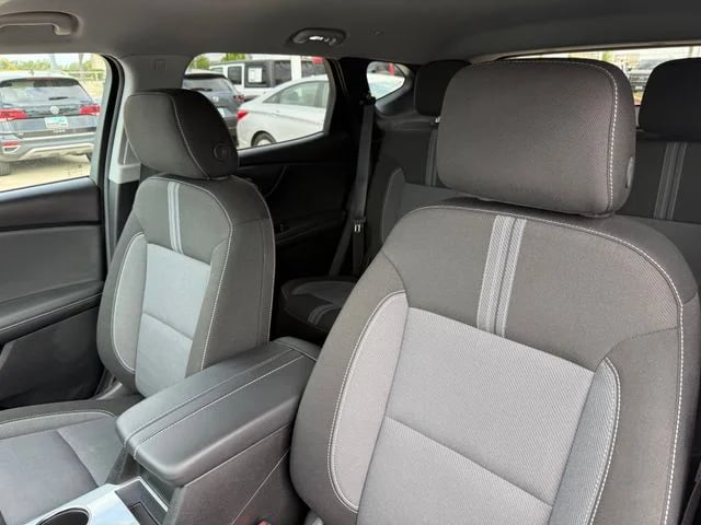 2025 Chevrolet Blazer - Image 11