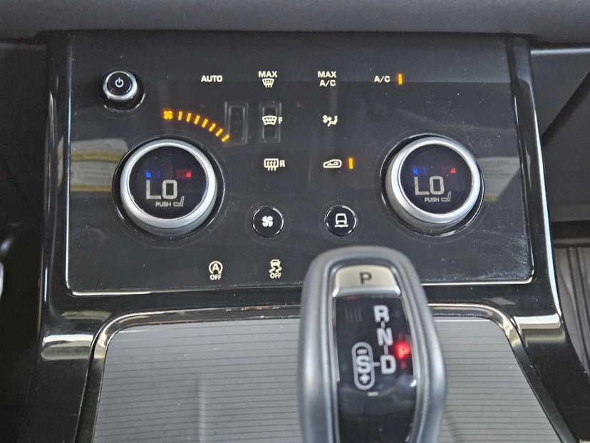 2023 Land Rover Range Rover Evoque - Image 17