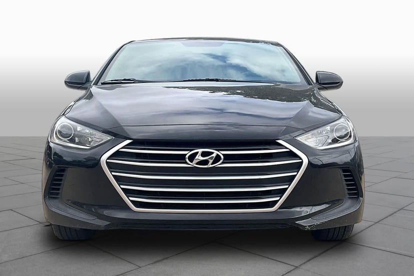 2017 Hyundai Elantra - Image 4