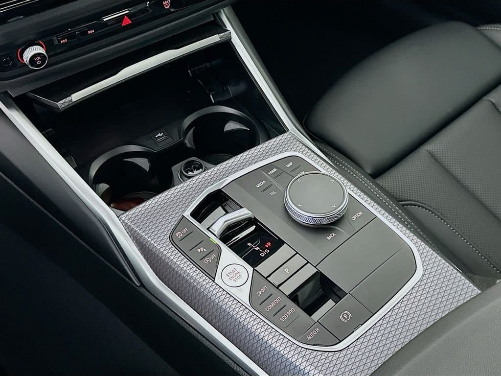 2026 BMW 3 Series - Image 15