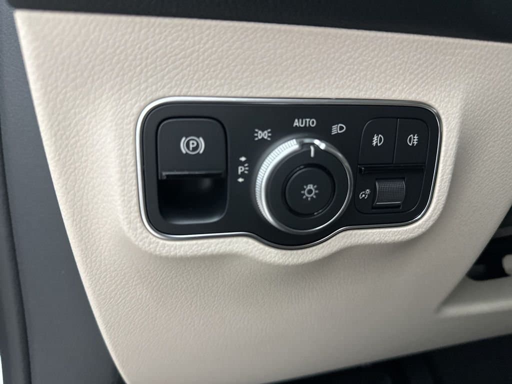 2026 MERCEDES-BENZ GLB - Image 20