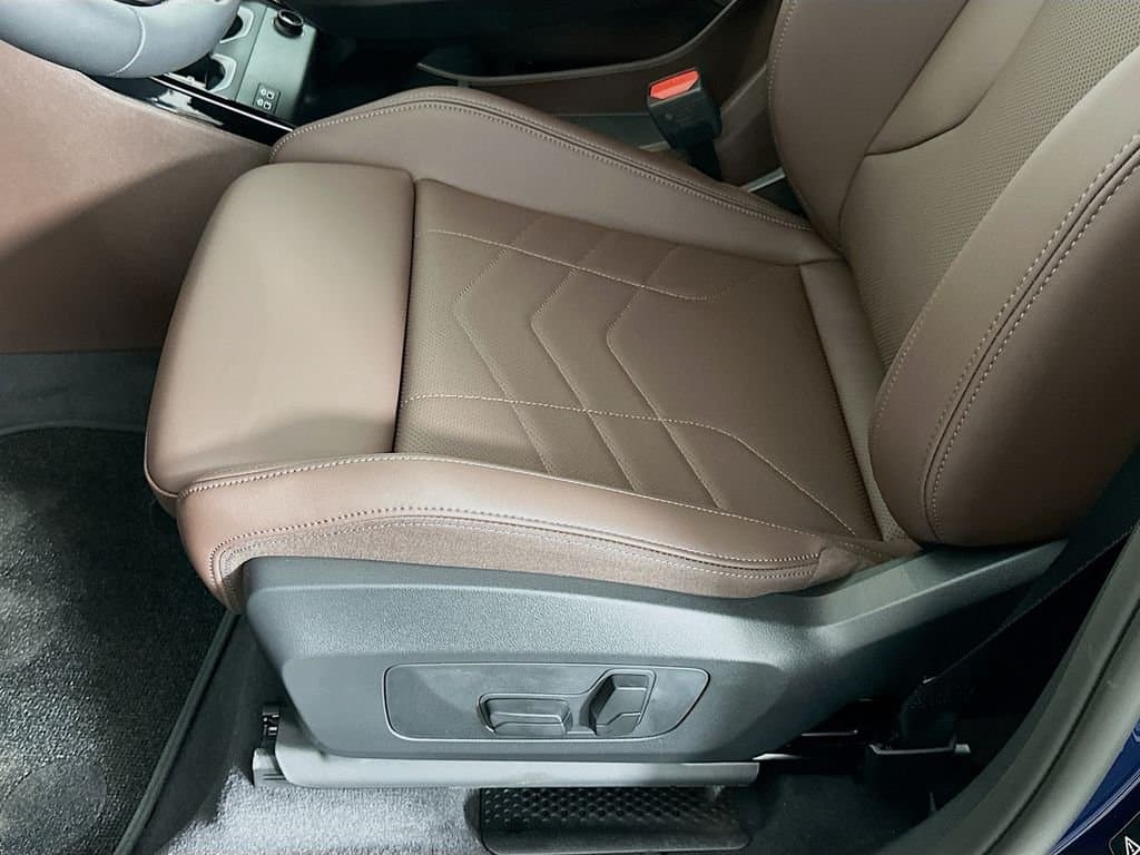 2025 BMW X1 - Image 21