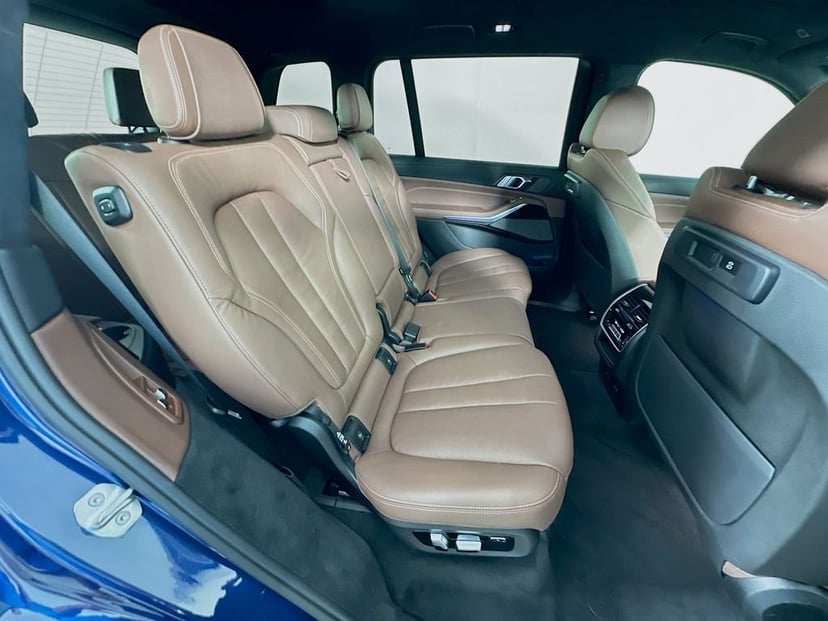2020 BMW X7 - Image 29