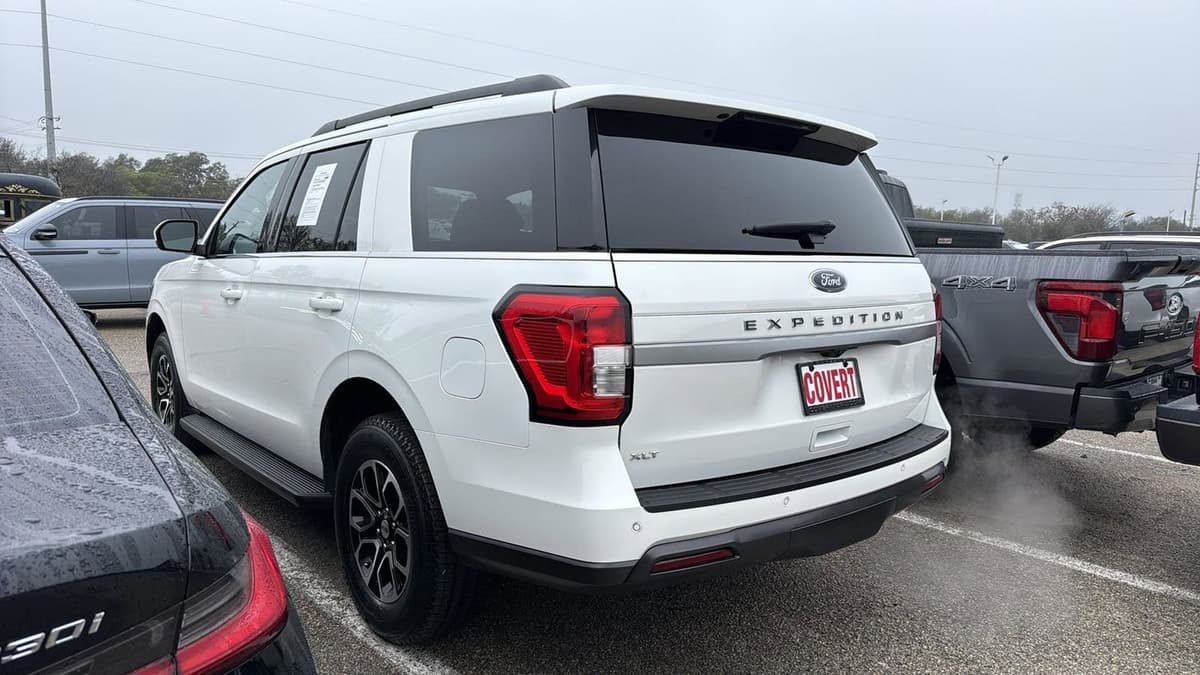 2023 Ford Expedition - Image 3