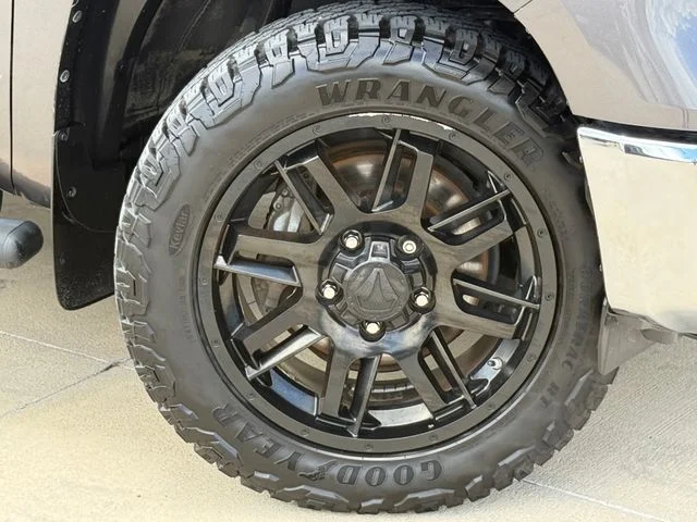 2021 Toyota Tundra - Image 2