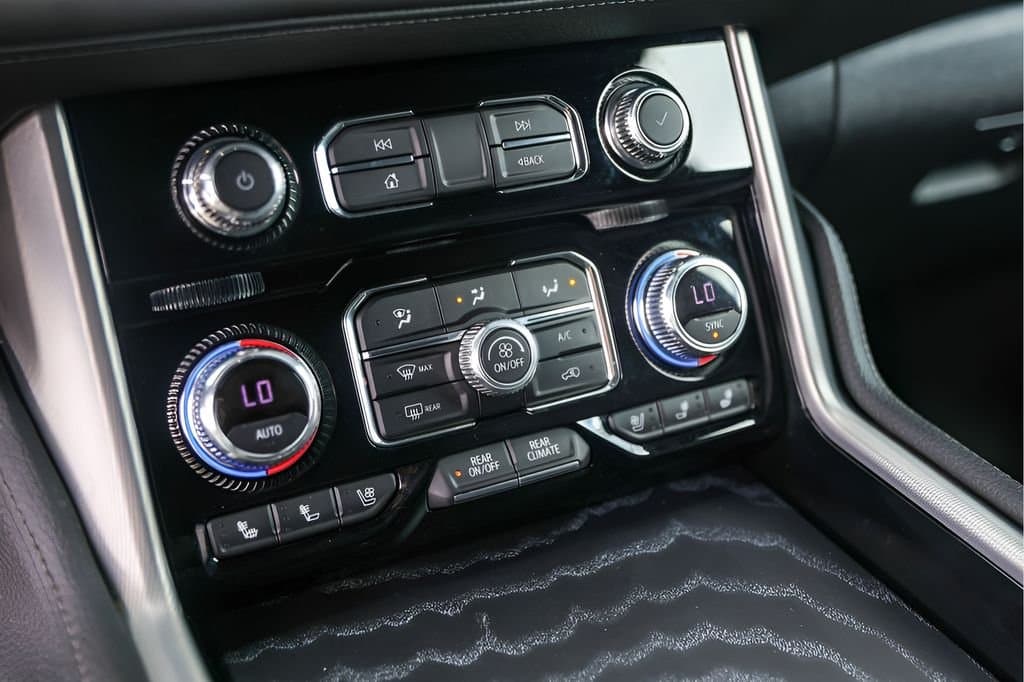 2021 GMC Yukon - Image 22