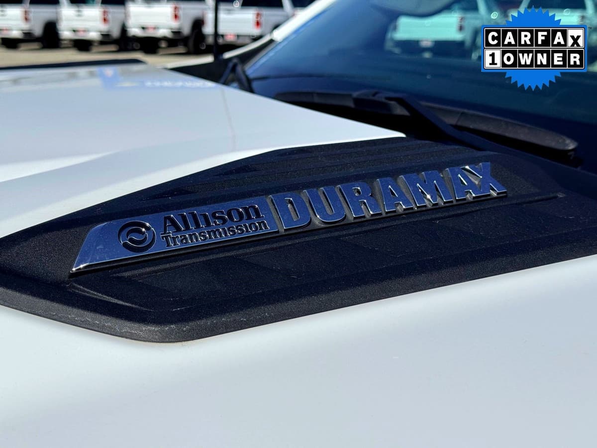 2024 Chevrolet Silverado 2500Hd - Image 3