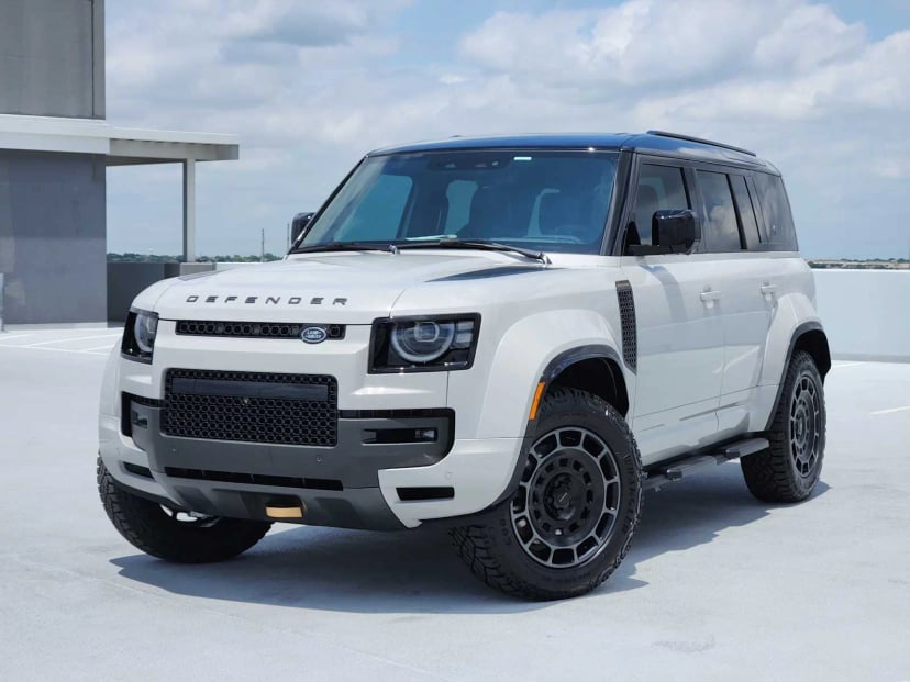 2026 LAND ROVER Defender 110 - Image 1