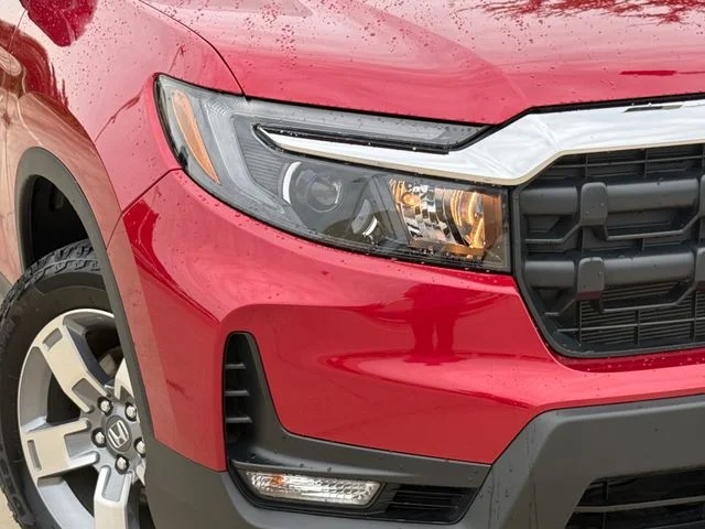 2025 Honda Ridgeline - Image 3