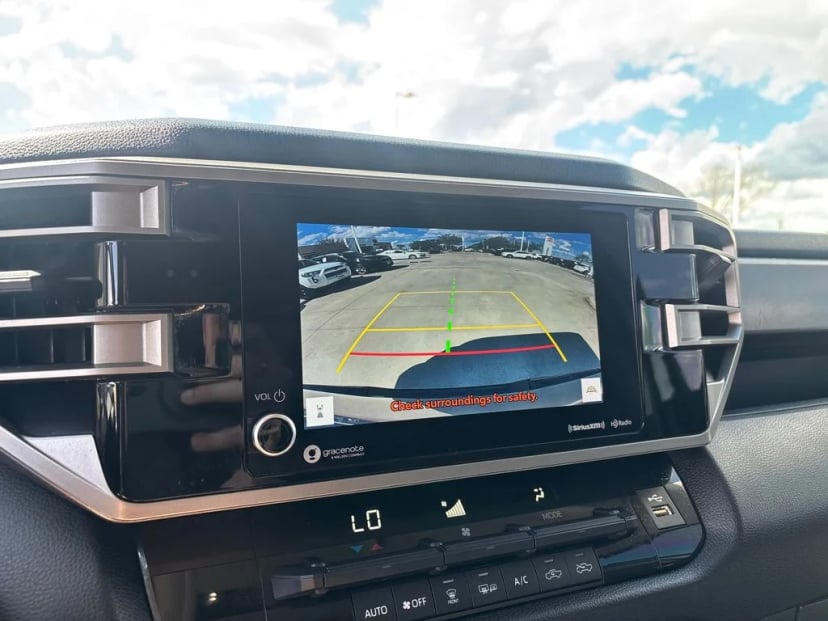 2022 Toyota Tundra - Image 19