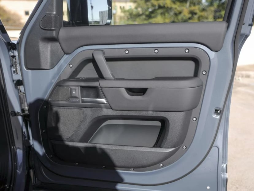 2026 Land Rover Defender 110 - Image 34
