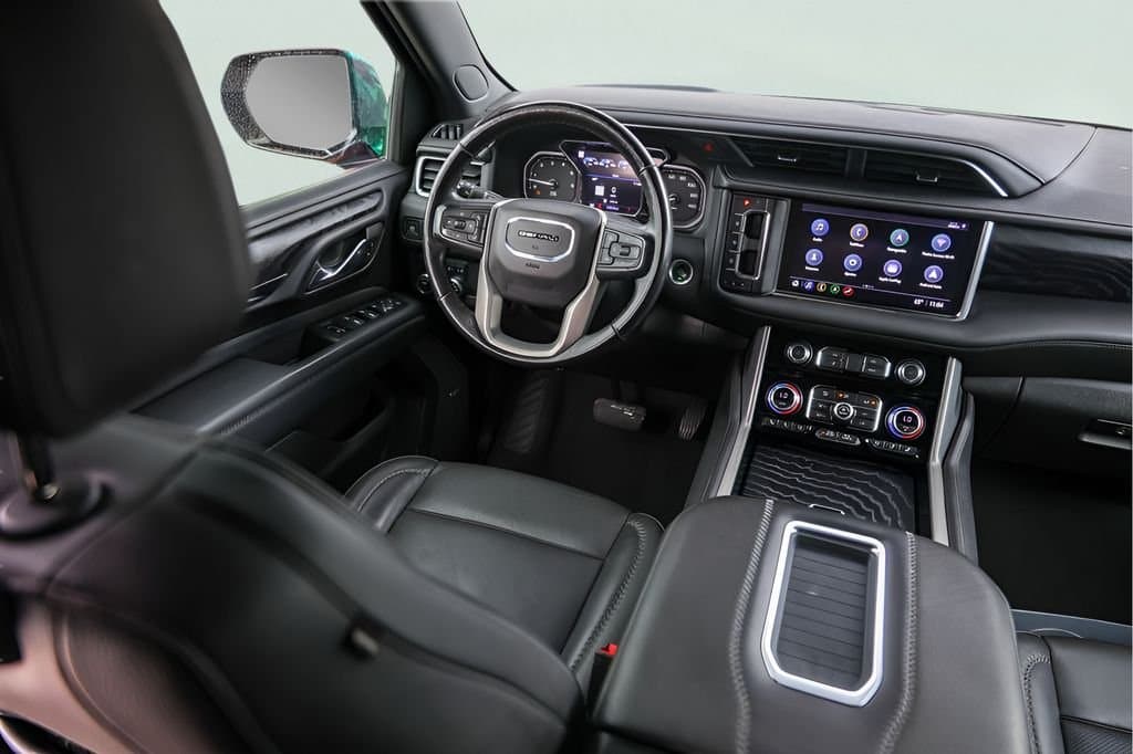 2021 GMC Yukon - Image 32