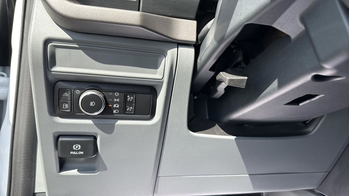 2025 Ford F-150 - Image 18