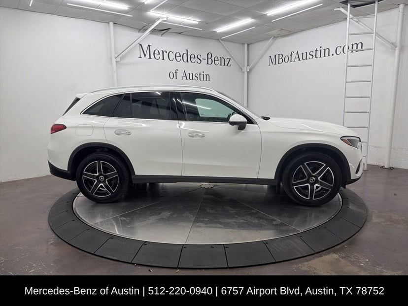 2026 Mercedes-Benz GLC - Image 9