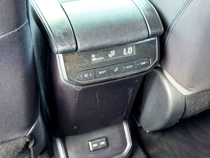 2022 Toyota Highlander - Image 19
