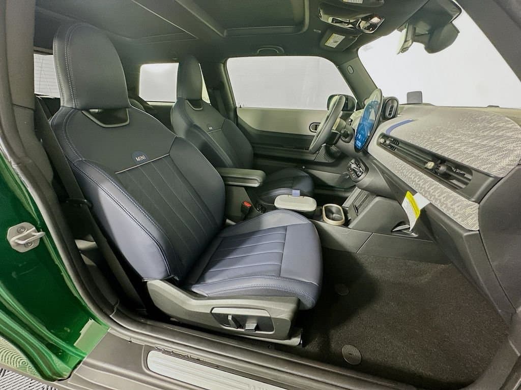 2025 MINI COOPER - Image 28
